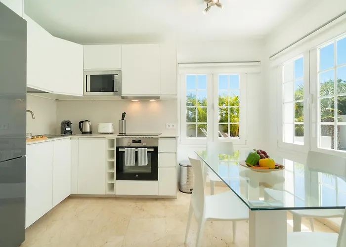 Charlana By Buenavilla فيلة *